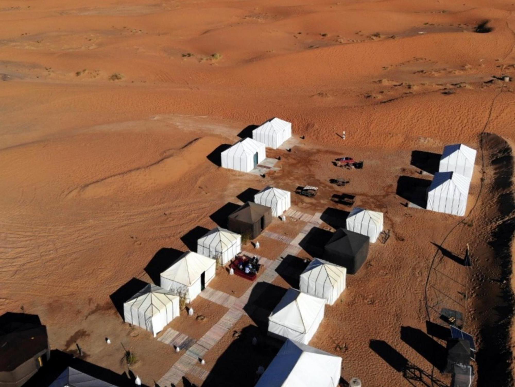 La Vallee Des Dunes - Auberge, Bivouacs Et Excursions Merzouga Exterior photo