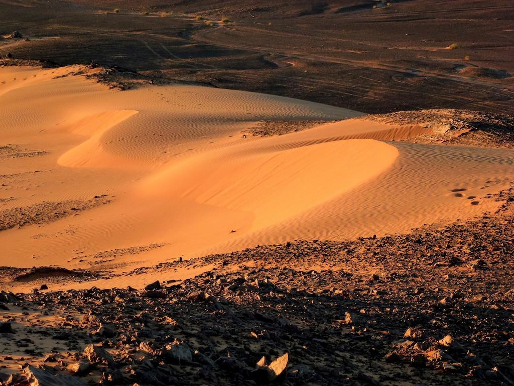 La Vallee Des Dunes - Auberge, Bivouacs Et Excursions Merzouga Exterior photo
